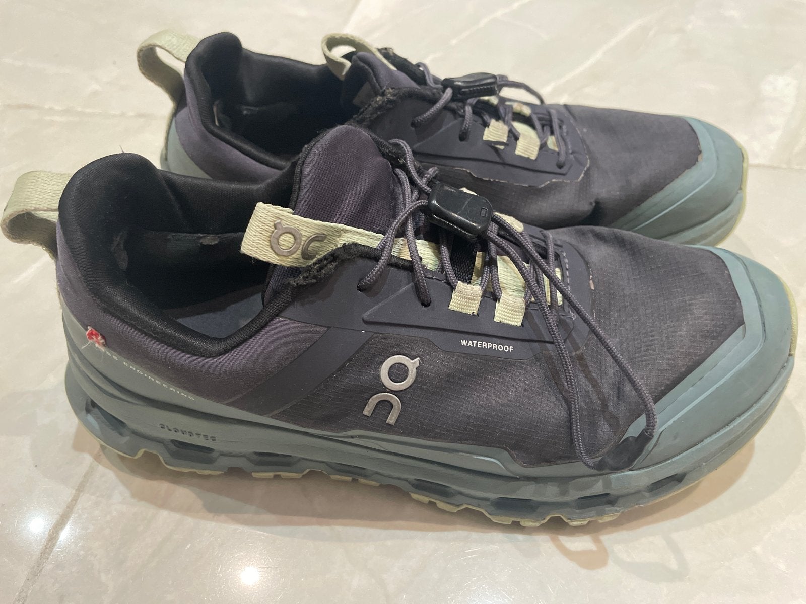 On Running Waterproof schoenen, Ophalen, Gedragen, Zwart, Sportschoenen