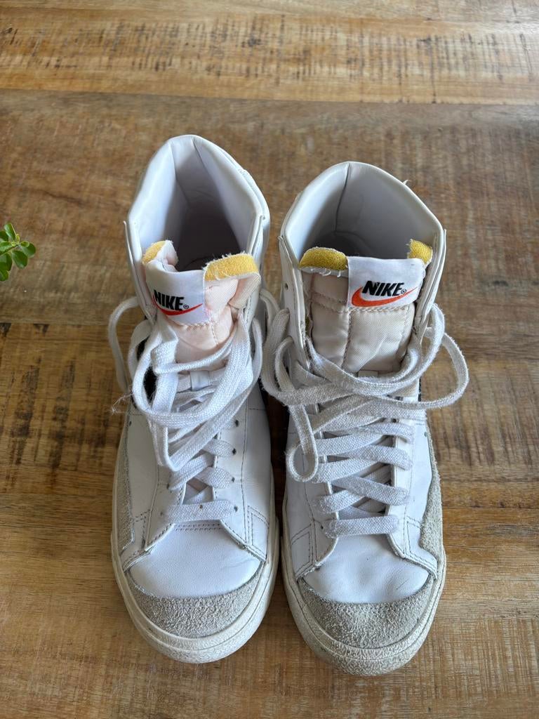 Gebruikte Nike Blazer Mid '77 Vintage Sneakers - Maat 38, Verzenden, Zo goed als nieuw, Wit, Sneakers of Gympen