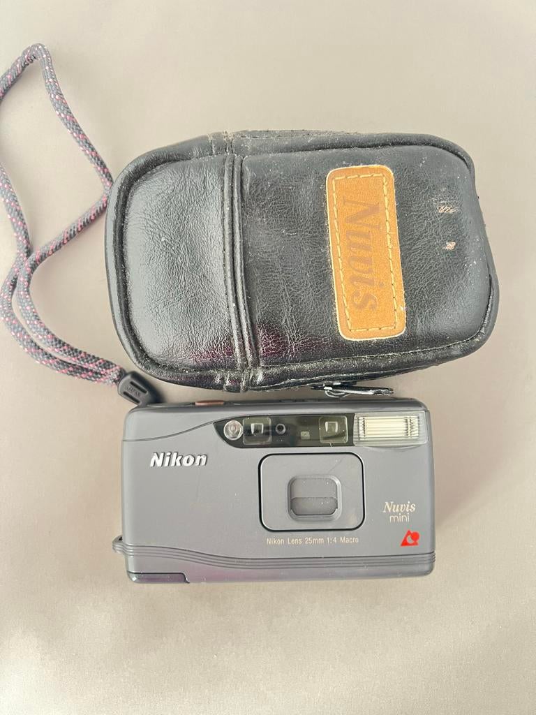 Vintage Nikon Nuvis mini Compact Camera - Made in Indonesia, Ophalen of Verzenden, Gebruikt, Compact, Overige Merken