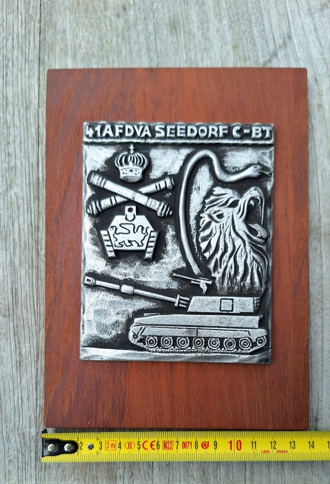 Houten schild met embleem Charlie Bt 41 Afdva, Artiller, Ophalen of Verzenden, Landmacht, Duitsland, Embleem of Badge