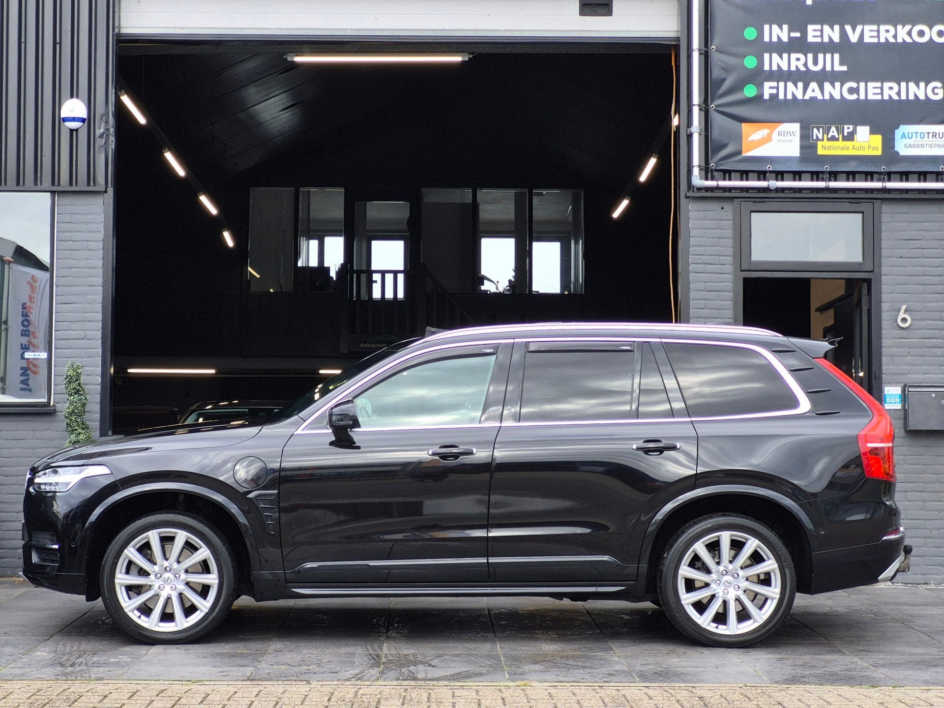 Volvo XC90 2.0T8 Twin Engine AWD Inscription|2e eig|NAP|7zit, Gebruikt, 7 stoelen, Zwart, Vierwielaandrijving
