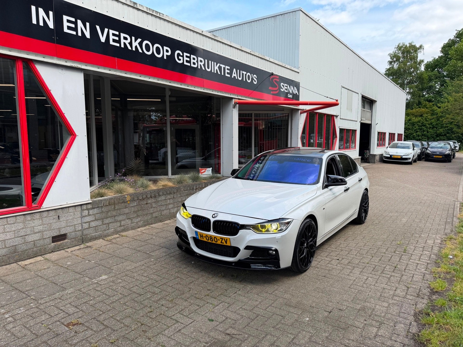 BMW 3-serie 320i Aut - M pakket - 20 inch - Leer - HUD - Kle, Auto's, BMW, Automaat, Euro 5, Achterwielaandrijving, Gebruikt