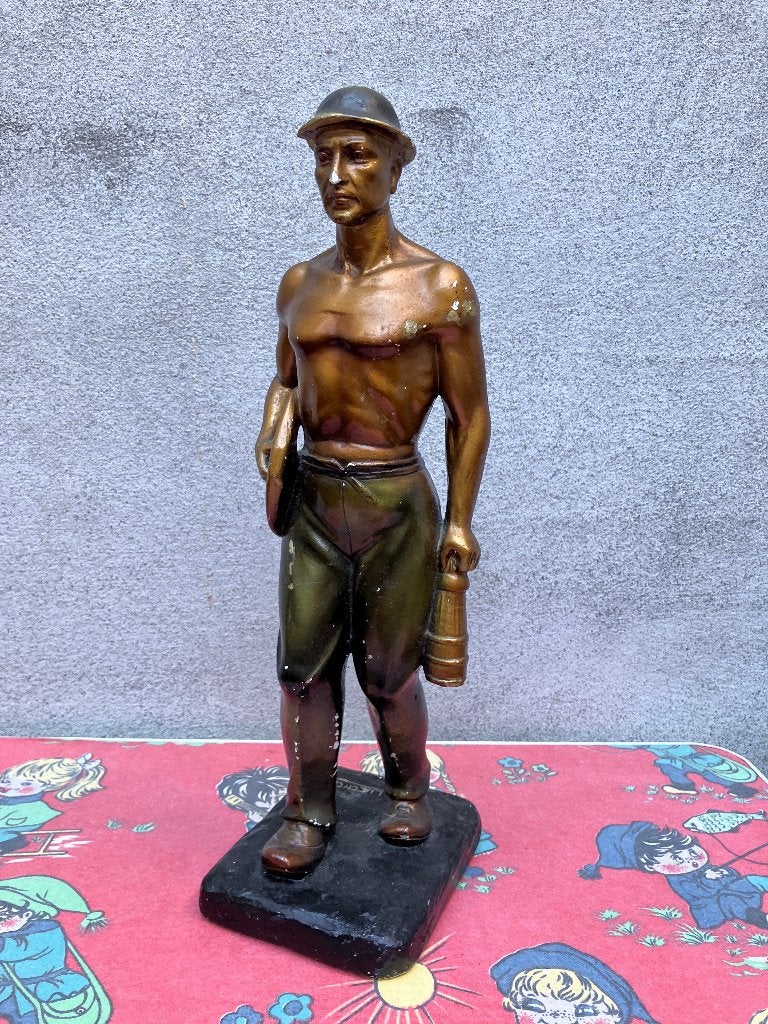 Beeld van mijnwerker, gesigneerd 'Lucchesi'., Antiek en Kunst, Ophalen of Verzenden