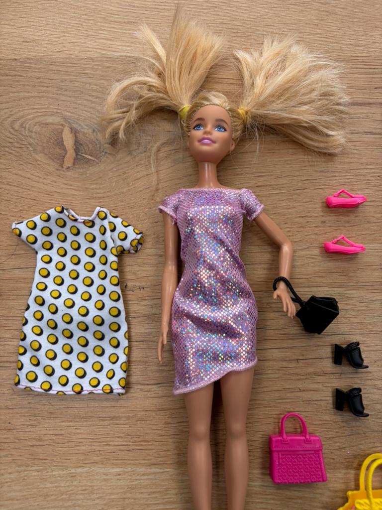 2 Barbies met accessoires, Ophalen of Verzenden, Zo goed als nieuw, Barbie
