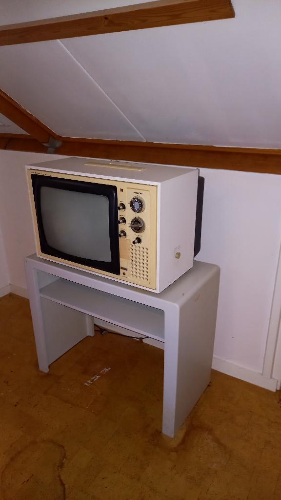 Hitachi kleuren televisie, Audio, Tv en Foto, Televisies, Ophalen, Minder dan 40 cm, 50 Hz, Overige merken
