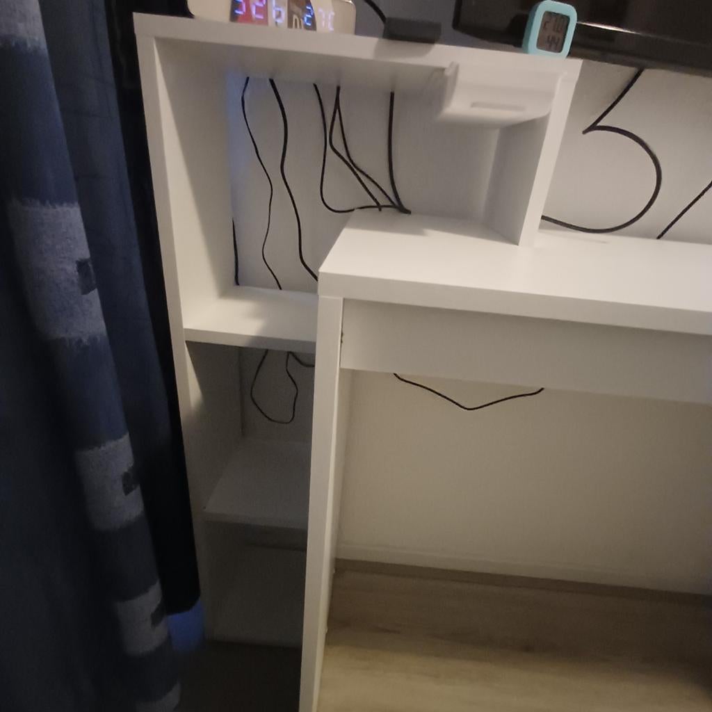 Bureautje, Huis en Inrichting, Slaapkamer | Nachtkastjes, Ophalen, Gebruikt