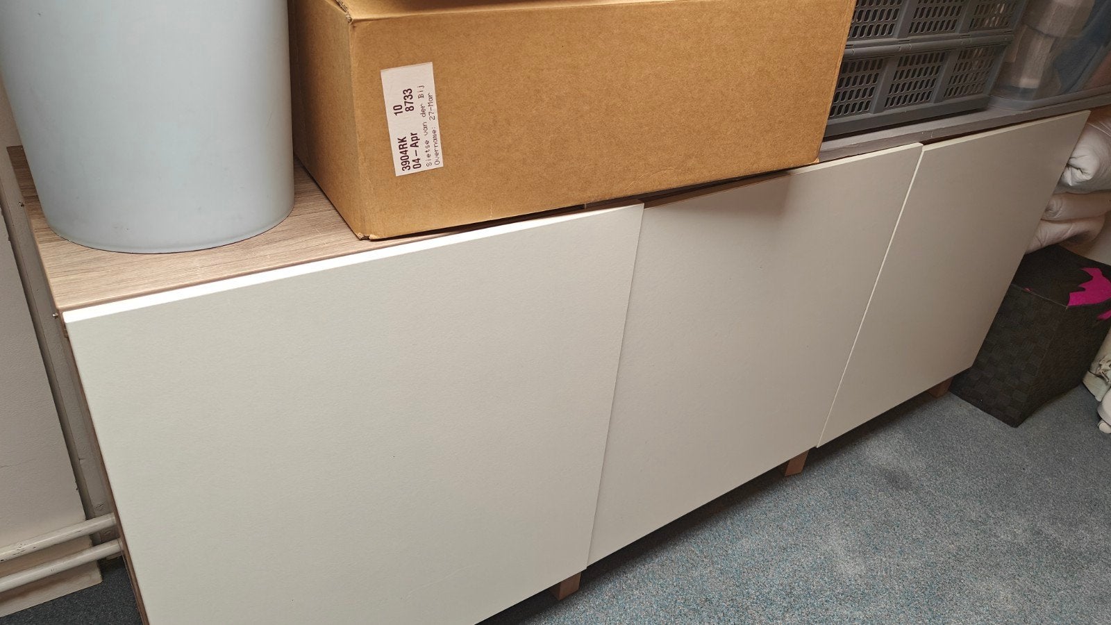 Ikea Besta kast met 3 deuren, lichte beschadigingen, Huis en Inrichting, Ophalen, Gebruikt