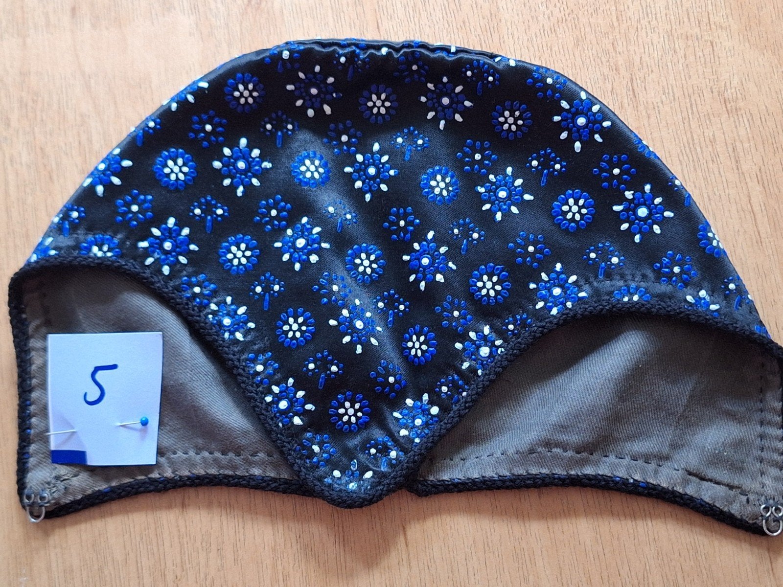 2x muts, klederdracht Staphorst. 7.50 per stuk, Antiek en Kunst, Antiek | Kleding en Accessoires, Ophalen of Verzenden
