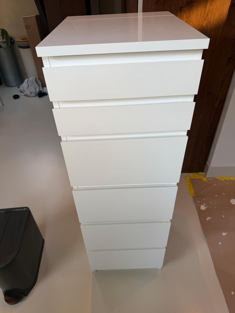 Witte ladekast met 6 lades en spiegel, 123x40x48 cm, Ophalen, Minder dan 50 cm, Gebruikt, 5 laden of meer