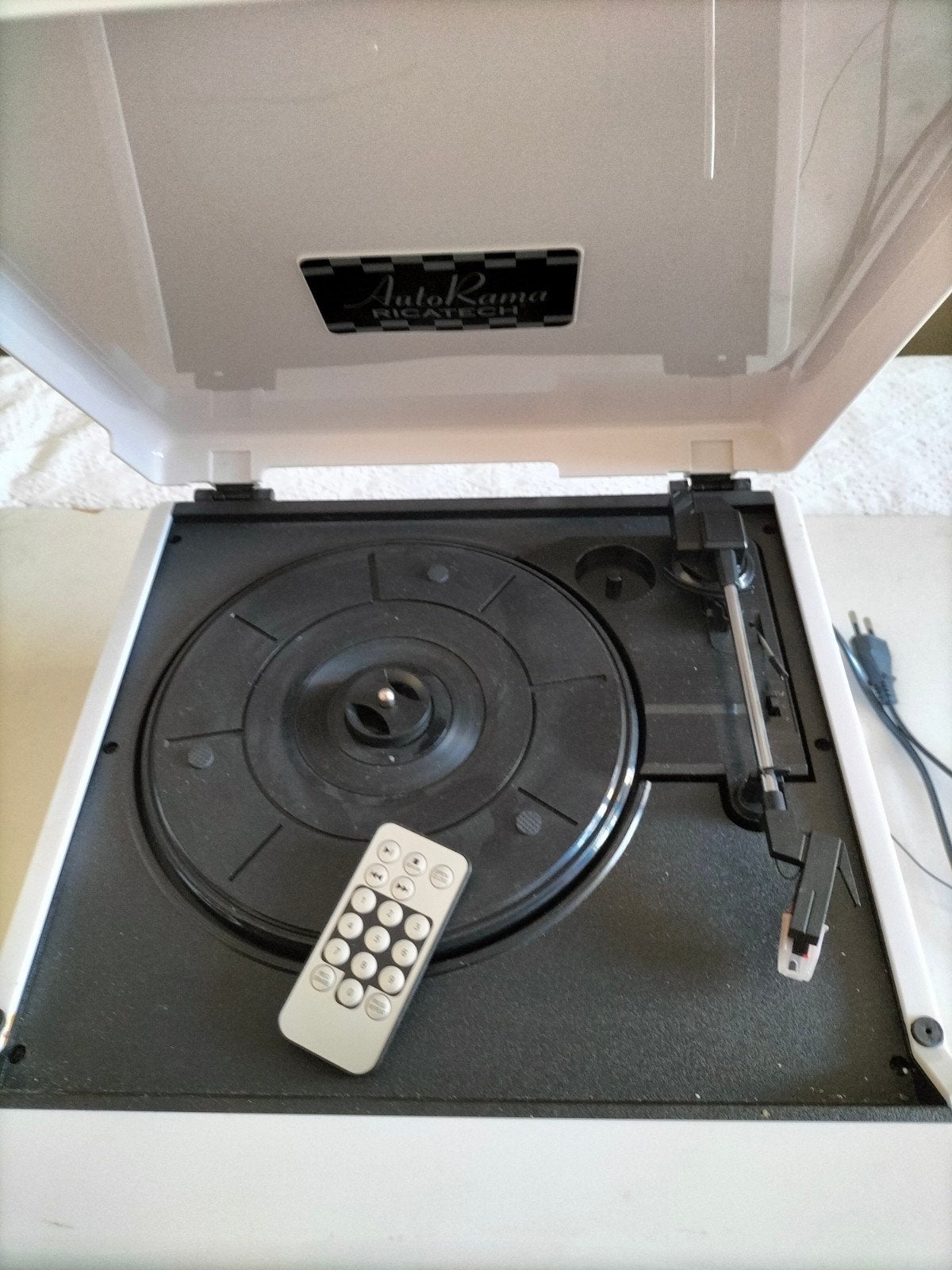 Ricatech platenspeler met CD, radio en afstandsbediening, Ophalen of Verzenden, Overige merken