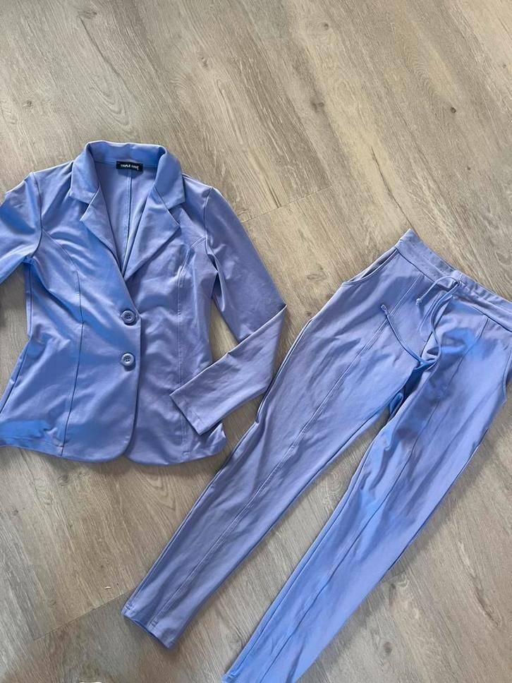 Blazer pak lila 36 travelstof, Kostuum of Pak, Paars, Ophalen of Verzenden, Maat 36 (S)