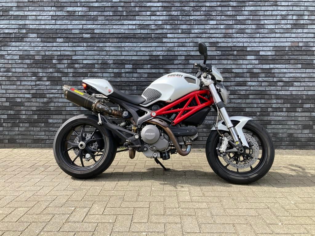 Ducati Monster 796+ 2011, 2 cilinders, Motorrijbewijs A, Particulier, Meer dan 35 kW