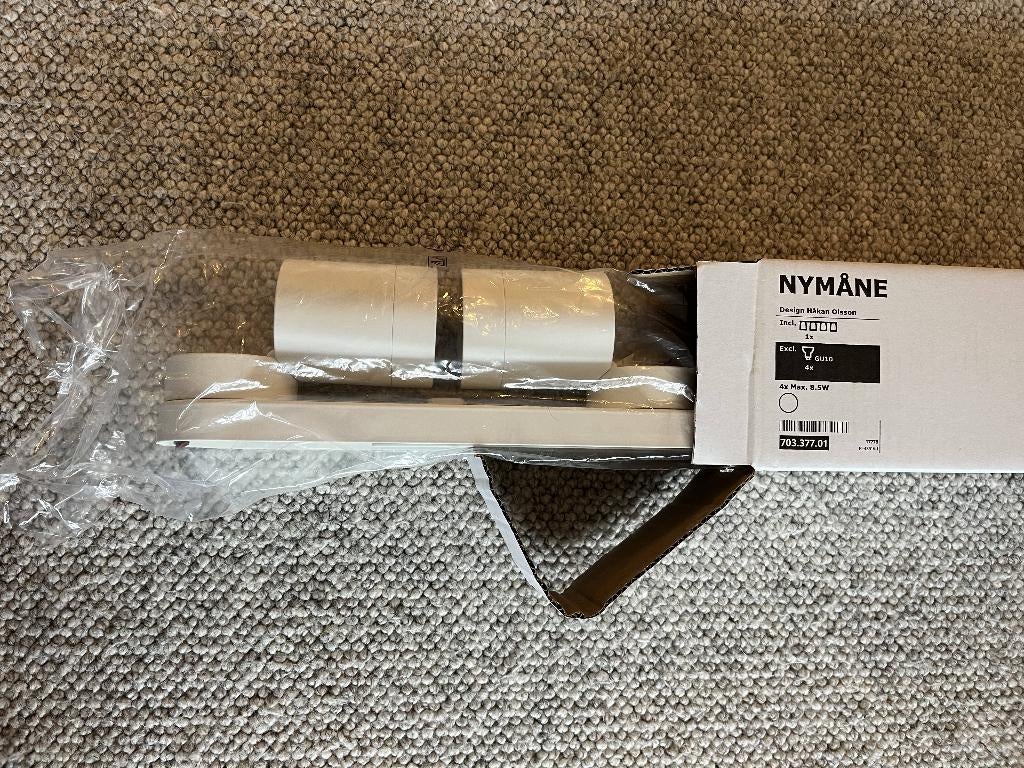 IKEA NYMÅNE plafondspot 4 spots (nieuw) + 6 LED lampen - €45, Ophalen, Metaal of Aluminium, Nieuw, Led