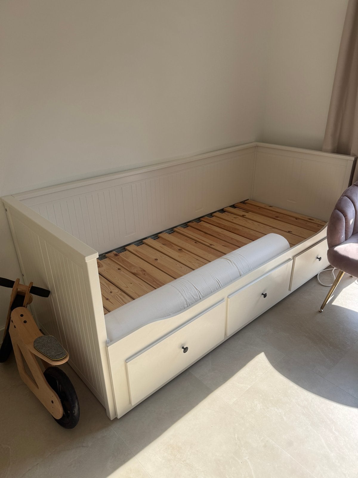Ikea Hemnes Bedbank - Uitschuifbaar met 3 Lades, Huis en Inrichting, Slaapkamer | Bedden, Verstelbaar, Wit, Tweepersoons, Ophalen of Verzenden