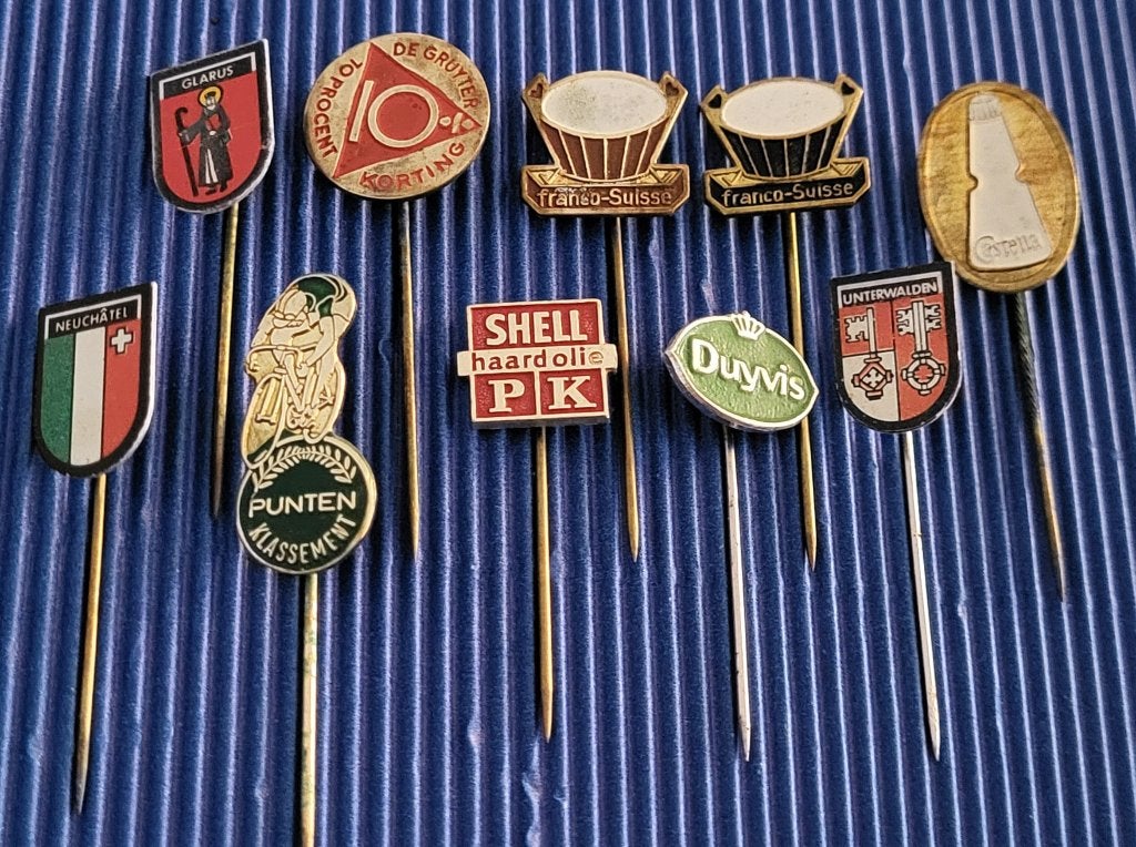 vintage speldjes, Verzamelen, Speldjes, Pins en Buttons, Ophalen, Gebruikt, Overige onderwerpen, Speldje of Pin