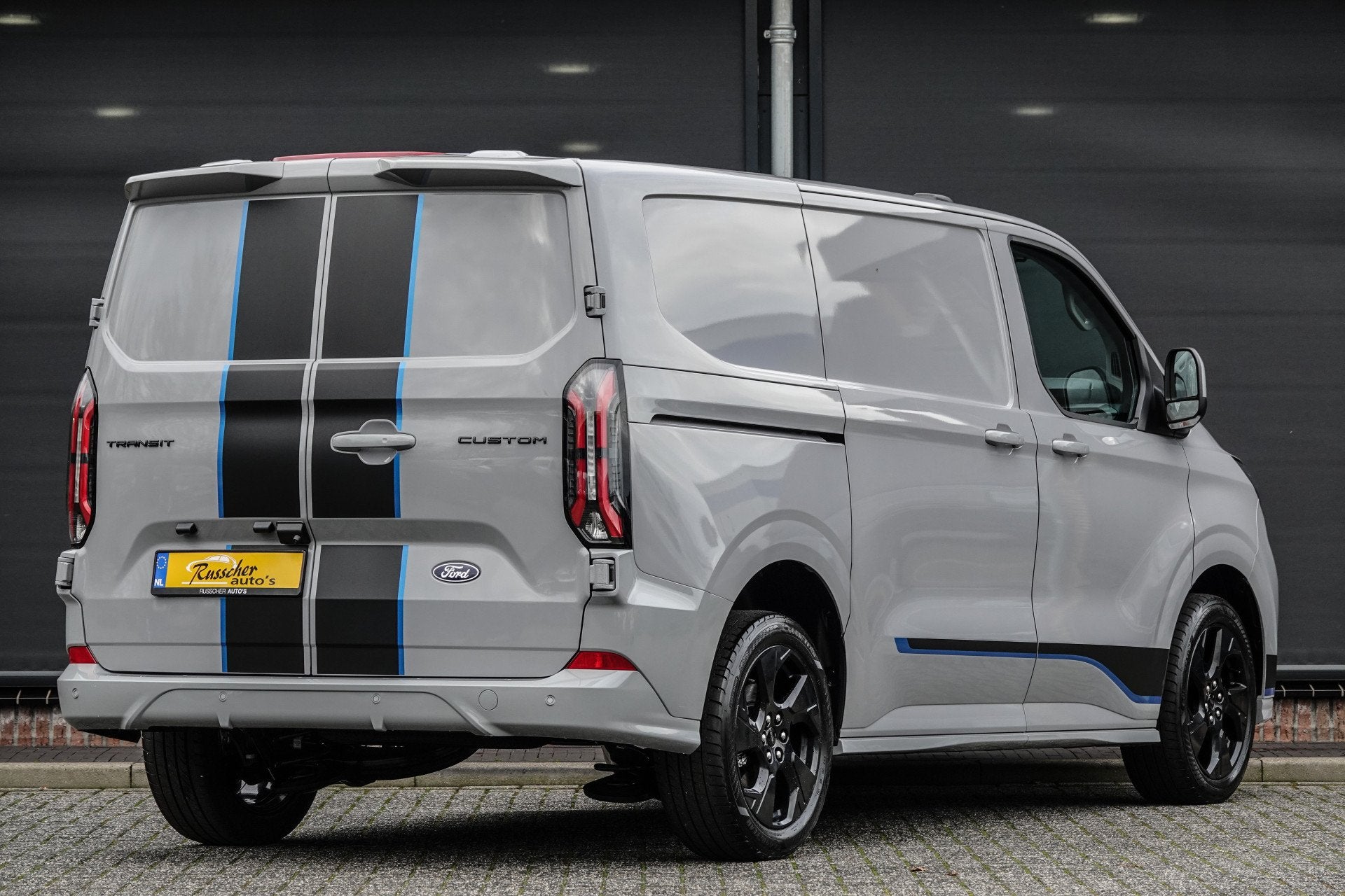 Ford Transit Custom L1H1 170Pk Aut. | Sport | 2xSchuifdeur |, Auto's, Bestelauto's, 12 maanden, Gebruikt, Zwart, 4 cilinders