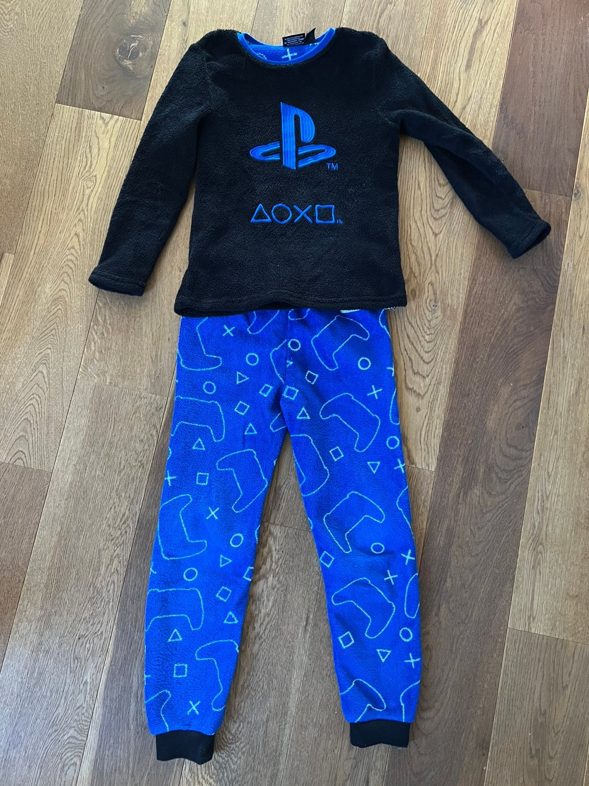 Playstation Pyjama Set / fleece onesie maat 122/128, Ophalen of Verzenden, Gebruikt, Jongen of Meisje, Nacht- of Onderkleding