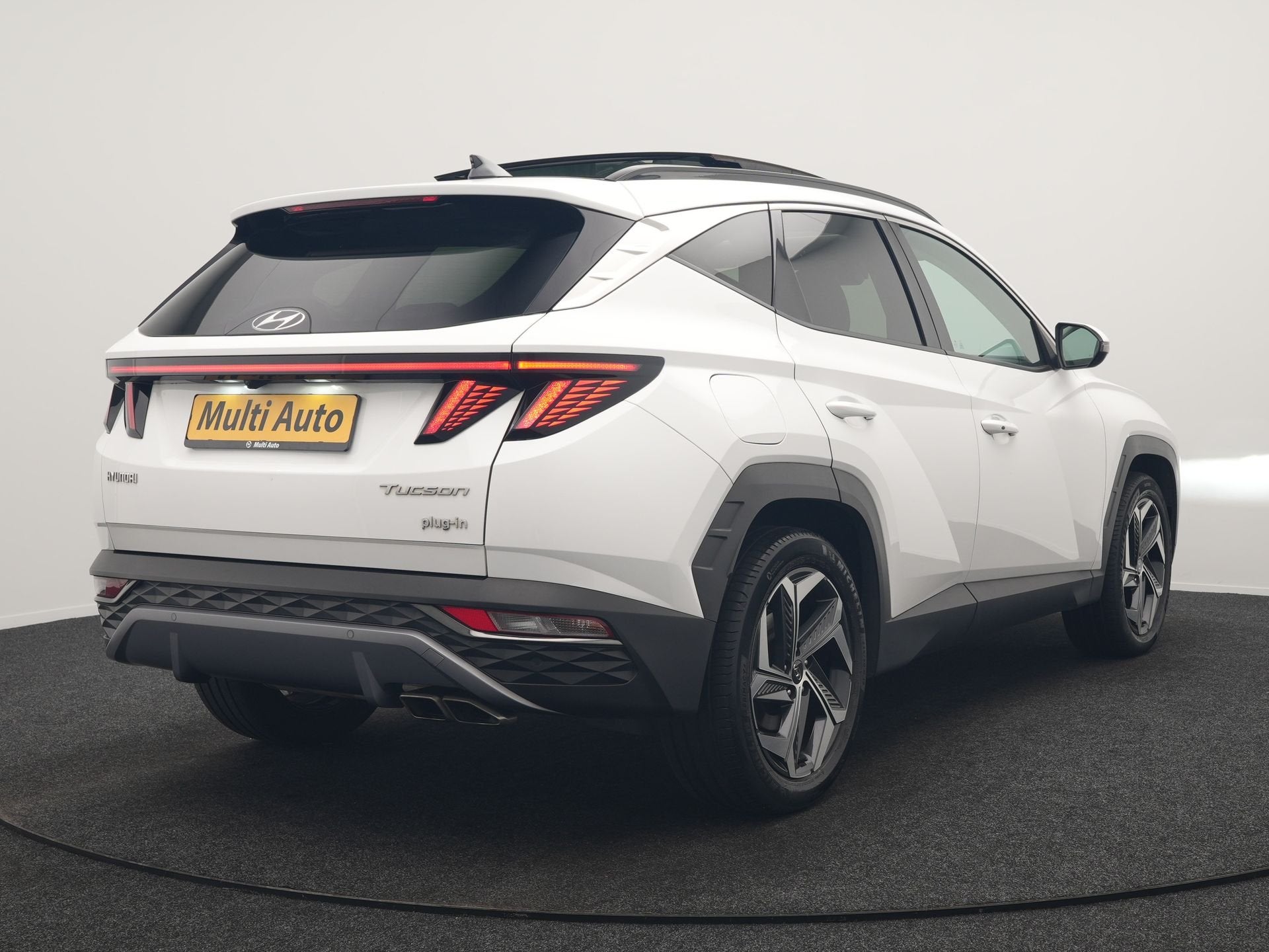 Hyundai Tucson 1.6 T-GDI Comfort Smart 4WD PHEV 265pk | Pano, Auto's, Hyundai, Automaat, Automatische klimaatregeling, Stof, Gebruikt