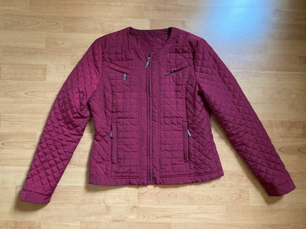 Mooi bordeaux rood tussen jasje van het merk Oscar B - S/M, Ophalen of Verzenden, Zo goed als nieuw, Maat 46 (S) of kleiner, Rood