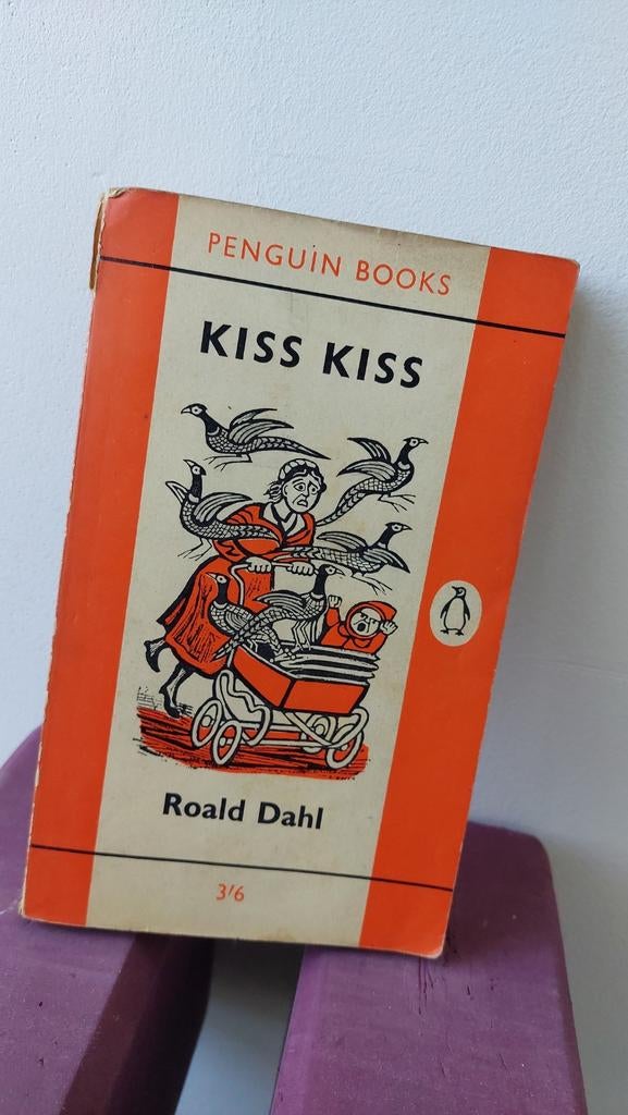 Kiss Kiss - Roald Dahl (Penguin Books), Ophalen of Verzenden, Gelezen, Roald Dahl, Europa overig