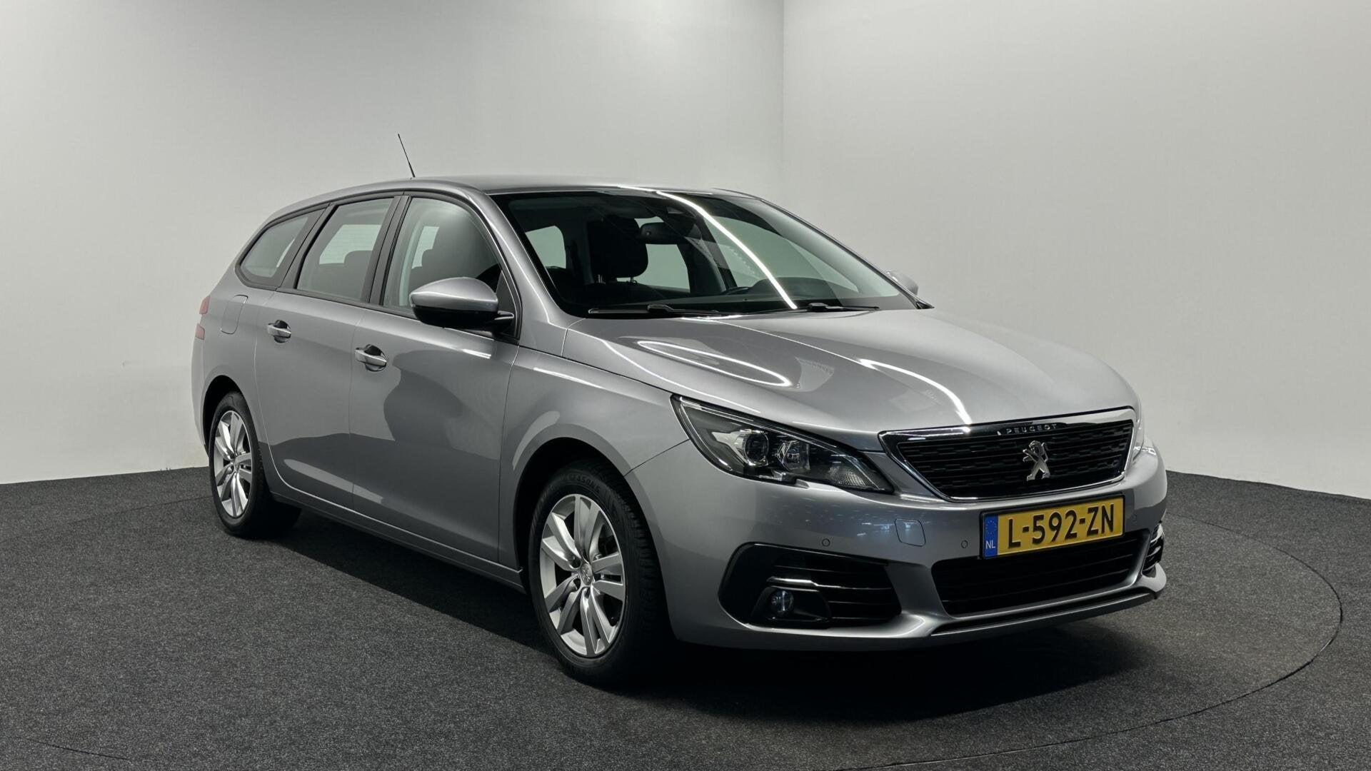 Peugeot 308 SW 1.2 PureTech Blue Lease Active CARPLAY LM NAV, Auto's, Voorwielaandrijving, Stof, Gebruikt, 1199 cc