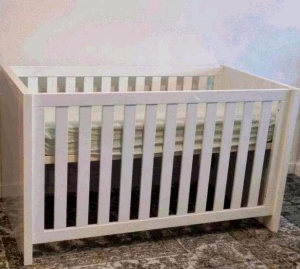 Hoogglans ledikant van Childwood. Top kwaliteit, Kinderen en Baby's, Kinderkamer | Complete kinderkamers, Ophalen of Verzenden