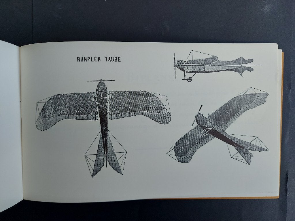 Boekje “Aeronautique Militaire Carnet de Silhouttes” (BK456), Ophalen of Verzenden, Gebruikt, Boek of Tijdschrift