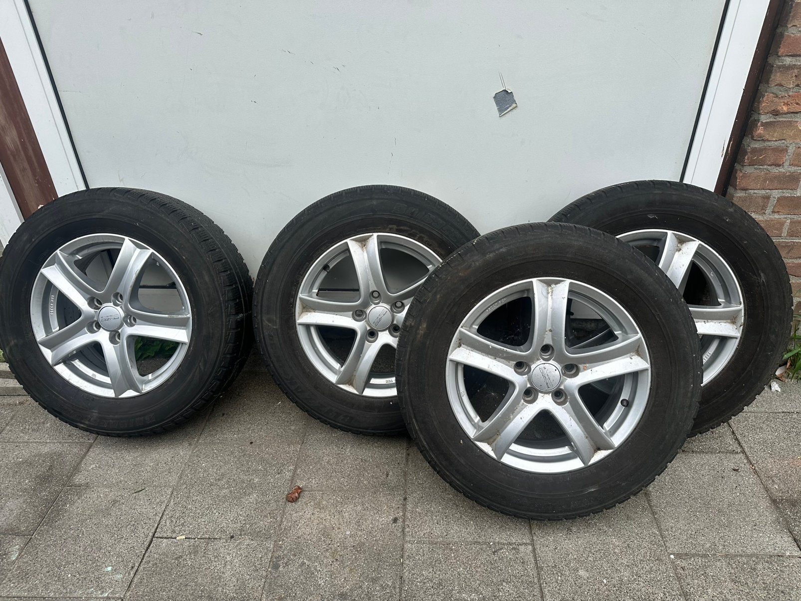 Lichtmetalen velgen 215/65 R16 met winterbanden, Ophalen, Gebruikt