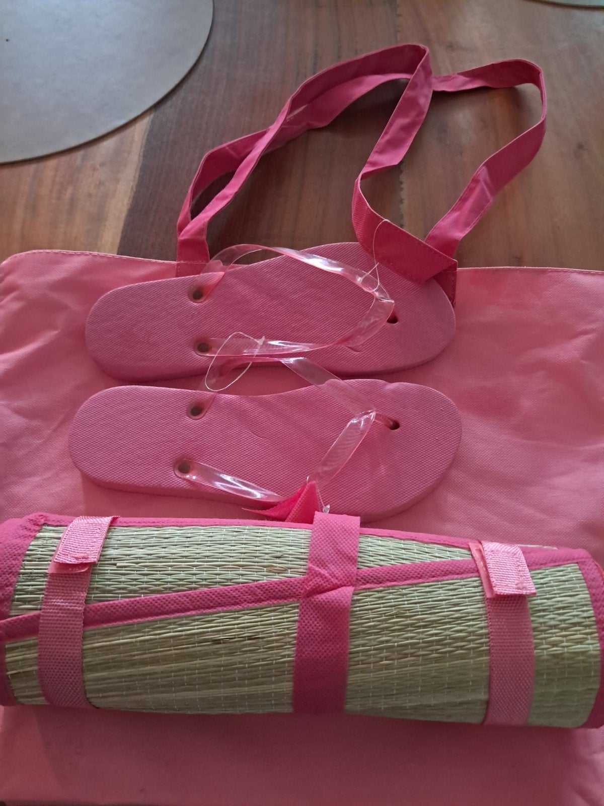 Roze strandset: tas, teenslippers en matje, Overige typen, Ophalen of Verzenden, Roze, Onbekend