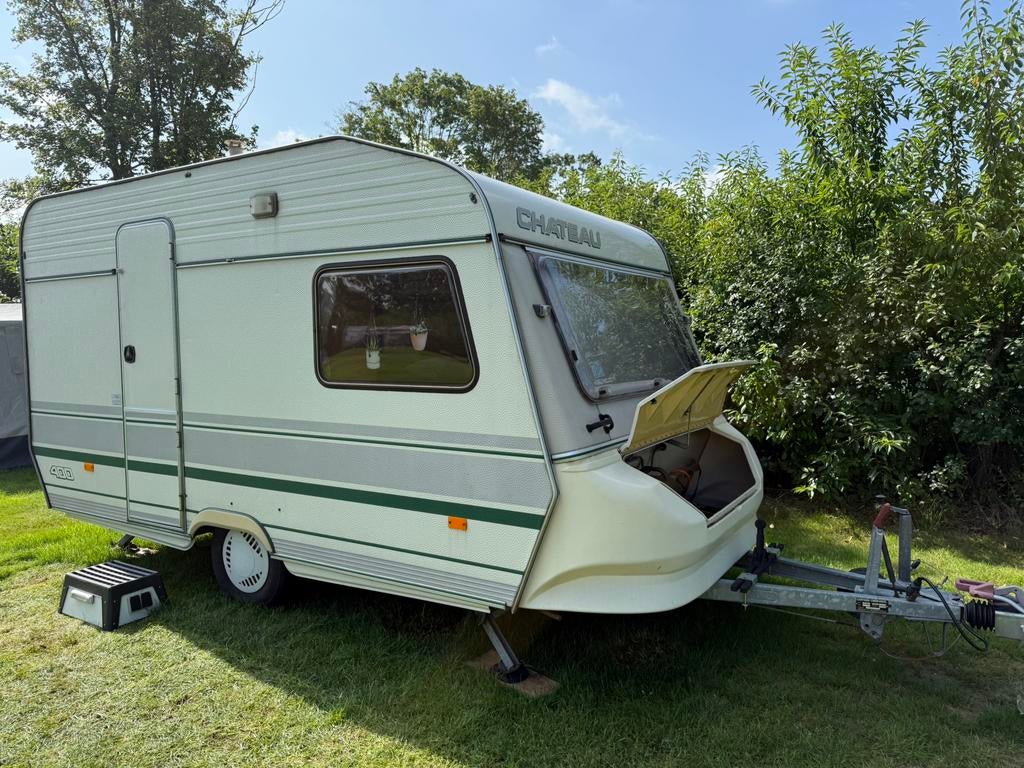 Chateau la car 400 Trophee compleet met voortent en inboedel, Chateau, Koelkast, Treinzit, Particulier