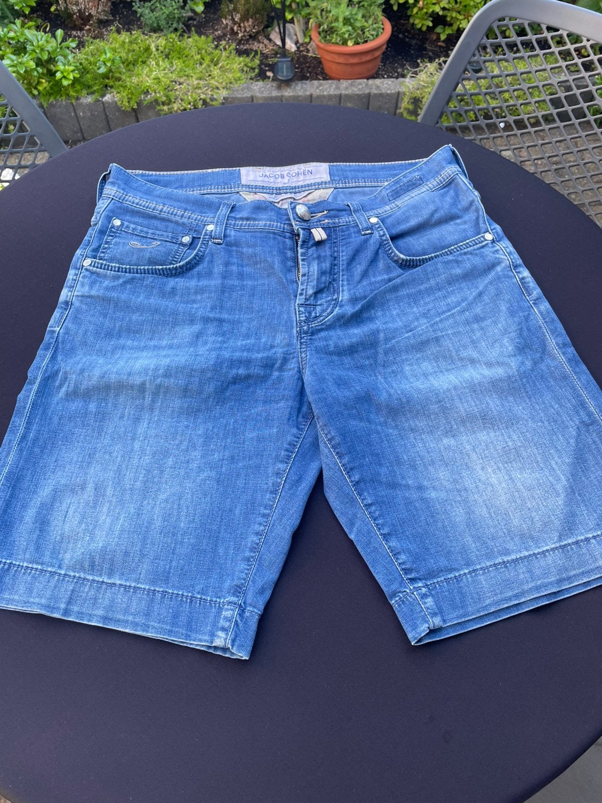 Jacob cohen korte spijkerbroek maat 31 in nieuwstaat, Ophalen of Verzenden, Zo goed als nieuw, Blauw, W32 (confectie 46) of kleiner