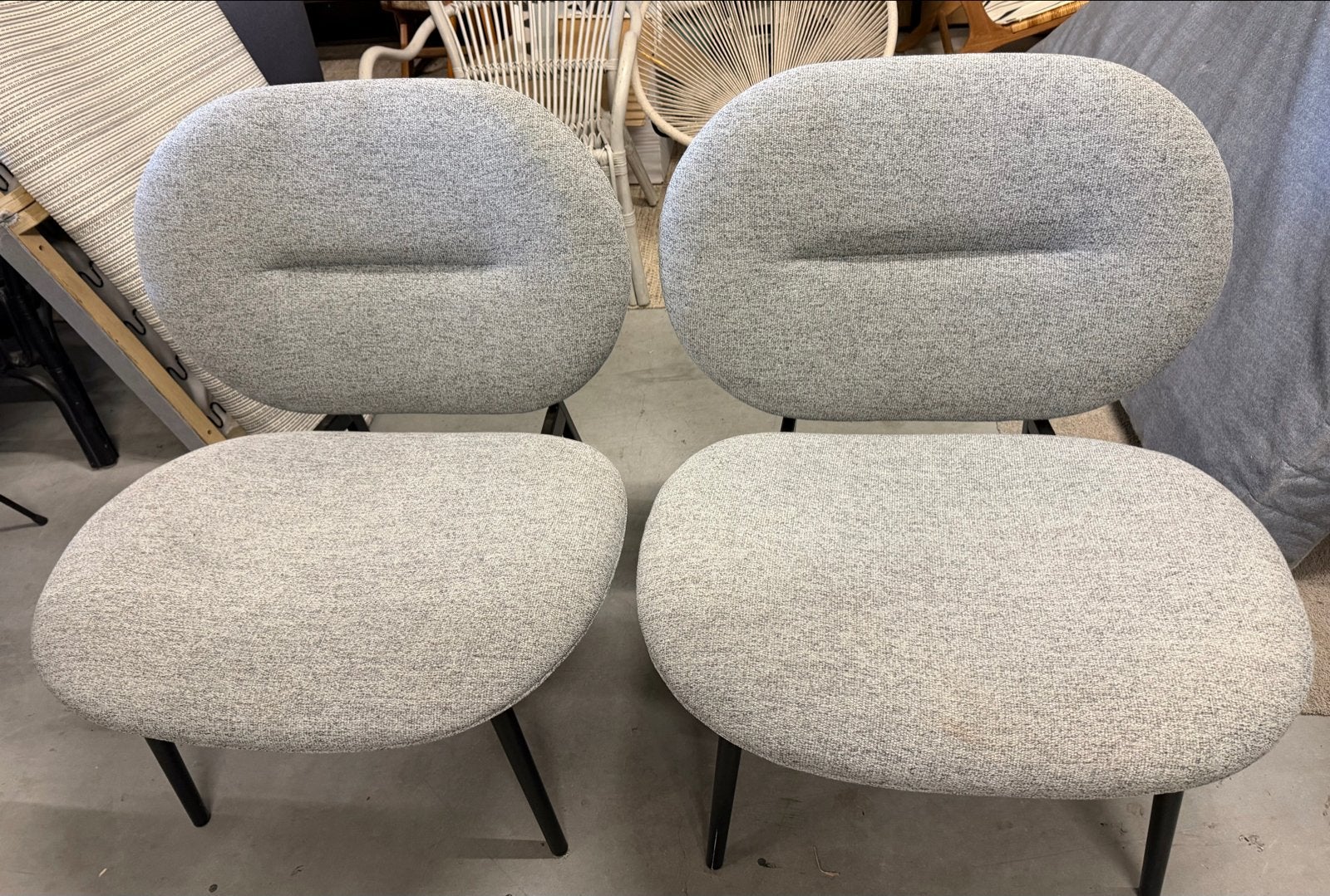 Set van 2 Zuiver Ridge Rib stoelen - Grijs, Ophalen, Twee, Zo goed als nieuw, Stof