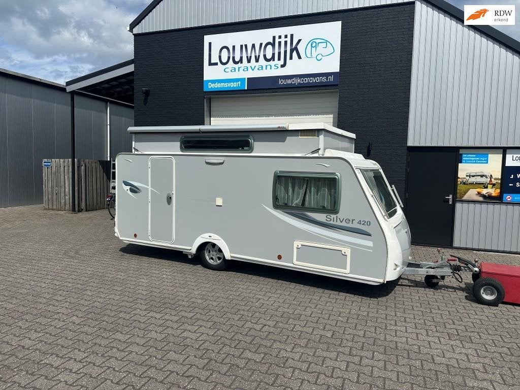TRIGANO Silver 420 ’11 (Mover, Vastbed, Hefdak), Vast bed, Trigano, Bedrijf, Treinzit