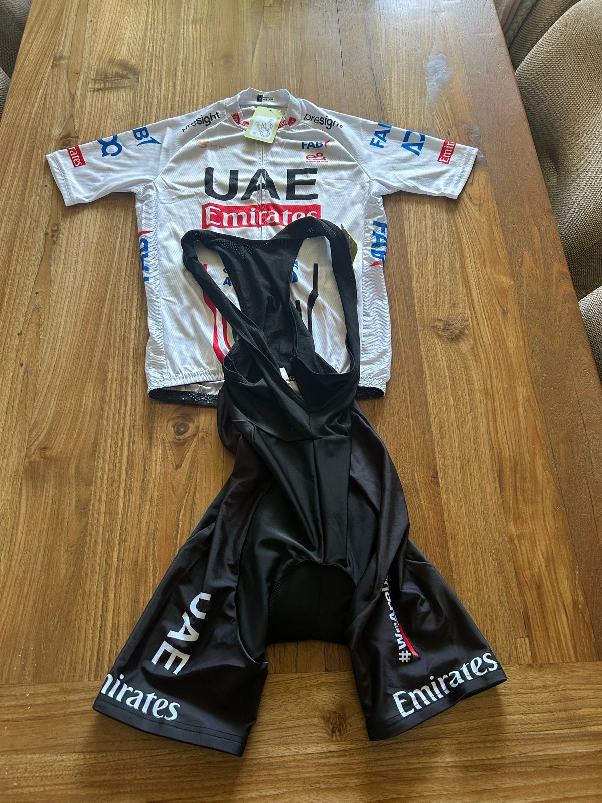 UAE Emirates Wielertrui en Broek Set - Maat XS-S, S, Dames, Nieuw, Ophalen of Verzenden