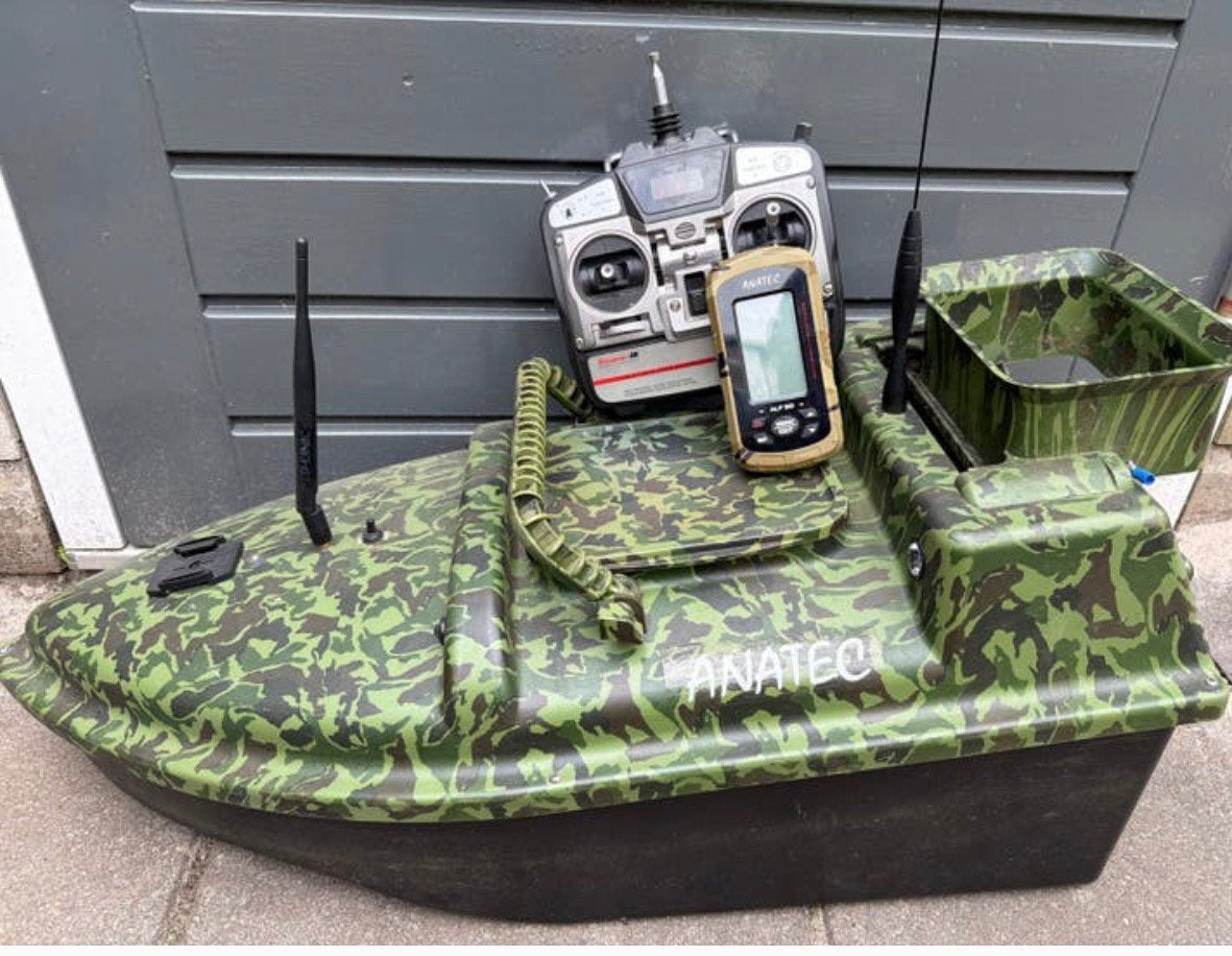 Anatec voerboot met dieptemeter, defect!!, Watersport en Boten, Hengelsport | Karpervissen, Ophalen, Gebruikt, Overige typen