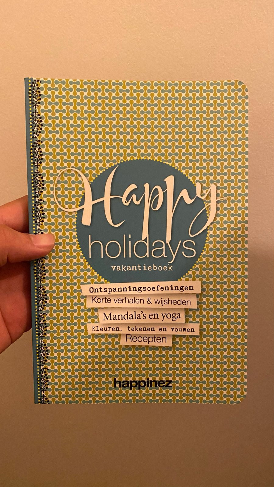 Happy Holidays vakantieboek - Happinez, Overige merken, Europa, Ophalen of Verzenden, Zo goed als nieuw