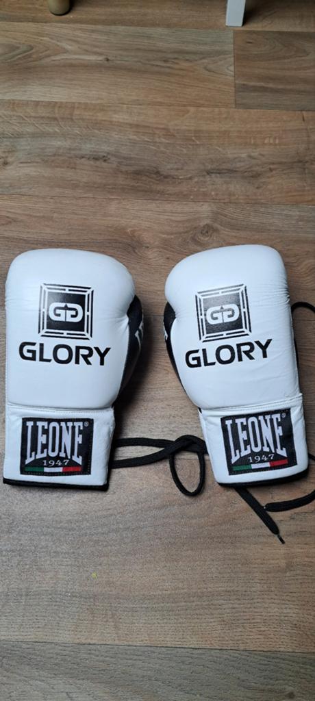 Originele Glory Leone kickboks handschoenen, Ophalen of Verzenden, Nieuw, Bokshandschoenen