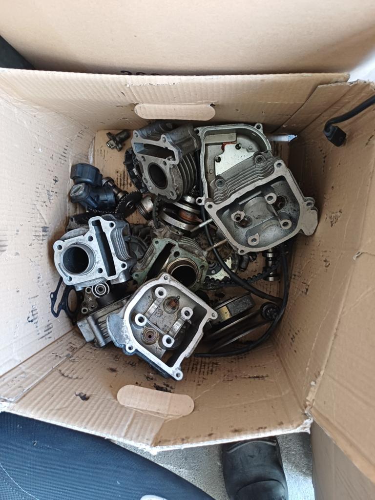 Set cilinders, koppen en diverse motoronderdelen van een GY6, Ophalen of Verzenden