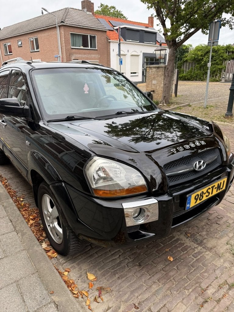 Hyundai Tucson 2.0 I 2WD 2006 Zwart, Auto's, 4 cilinders, Zwart, Origineel Nederlands, 75 €/maand