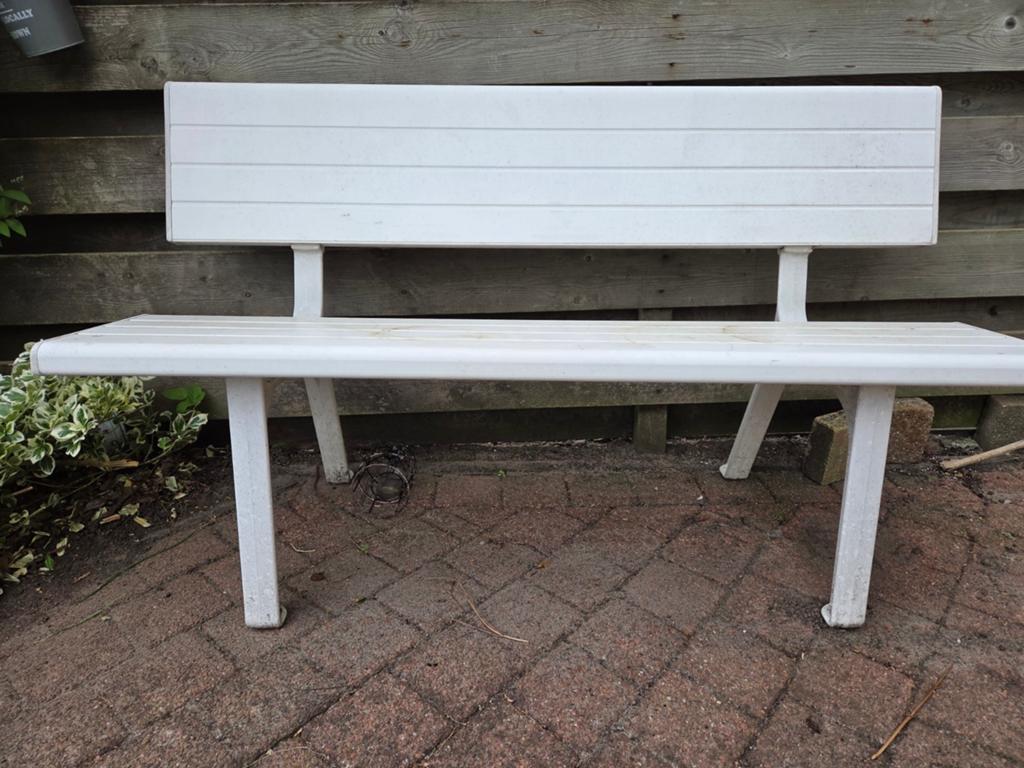 Witte tuinbank - Gebruikt, Tuin en Terras, Tuinbanken, Ophalen, Gebruikt, Kunststof