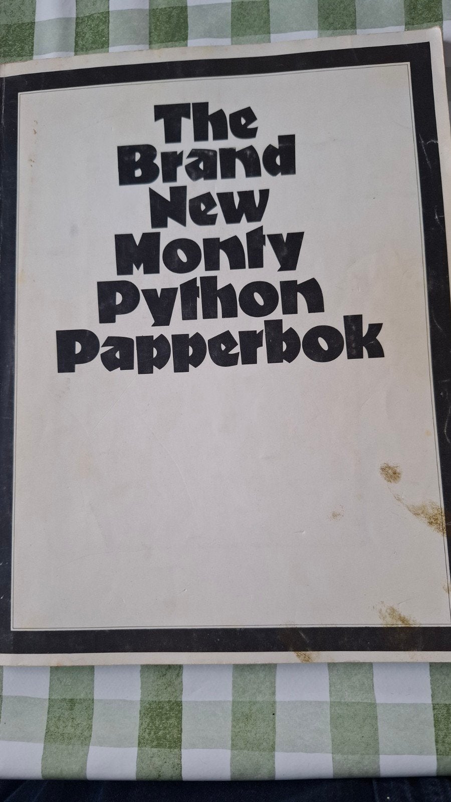 Monty Python - The Brand New Monty Python Papperbook, Ophalen of Verzenden, Gelezen, Monty Python, Overige typen