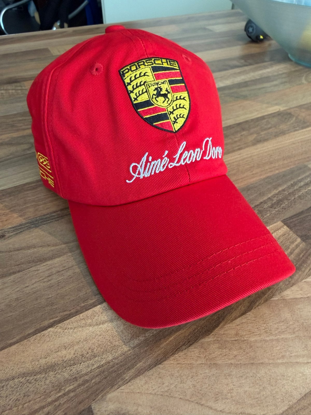 Porsche x Aimé Leon Dore Pet - Rood, Ophalen of Verzenden, Nieuw, One size fits all, Pet