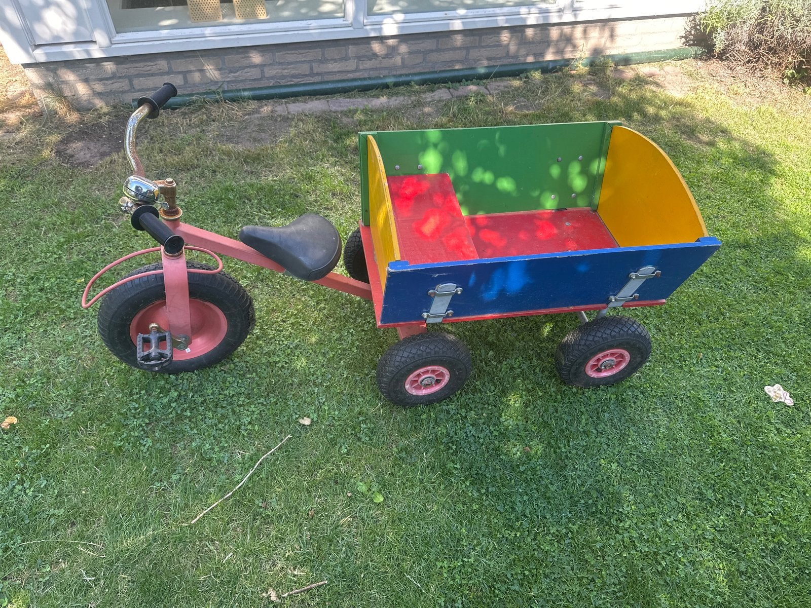Vintage driewieler met aanhanger - roze/multicolor, Ophalen of Verzenden, Gebruikt, Trapvoertuig