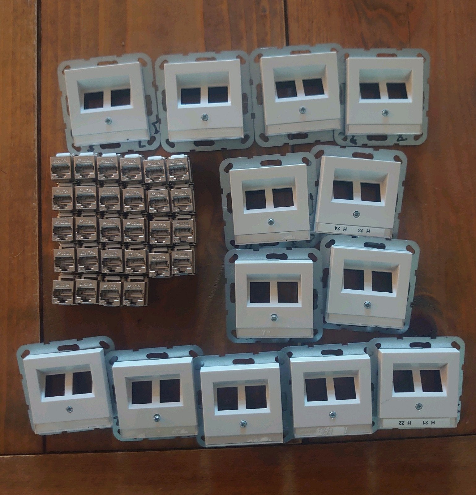 Gira materiaal afdekramen en Excel Keystone Jacks., Ophalen of Verzenden, Gebruikt, Gira, Afdekraam