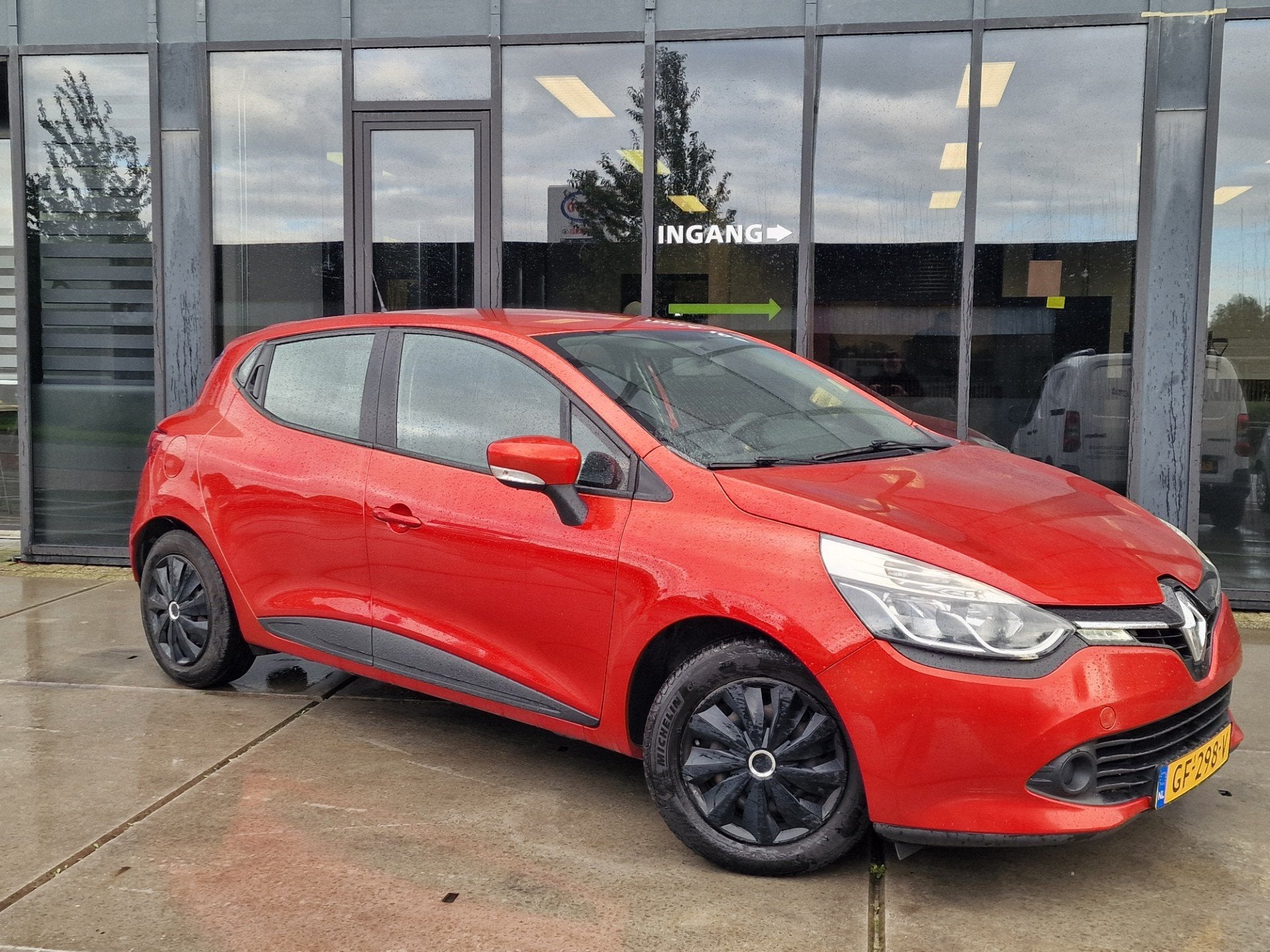 Renault Clio 0.9 TCe Expression - trekhaak - Cruise - Navi, Voorwielaandrijving, 540 kg, Origineel Nederlands, Handgeschakeld