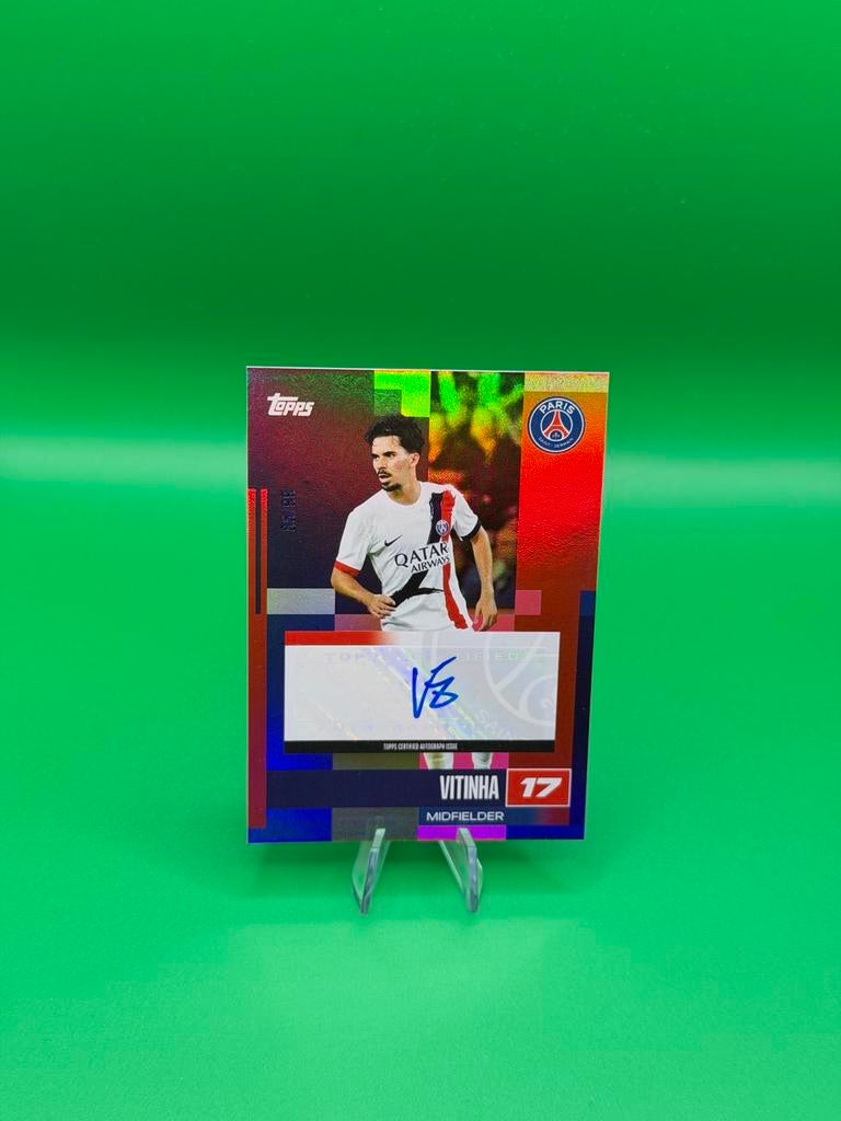 Topps PSG Team Set Vitinha Auto /99 Paris Saint Germain, Hobby en Vrije tijd, Stickers en Plaatjes, Ophalen of Verzenden, Zo goed als nieuw