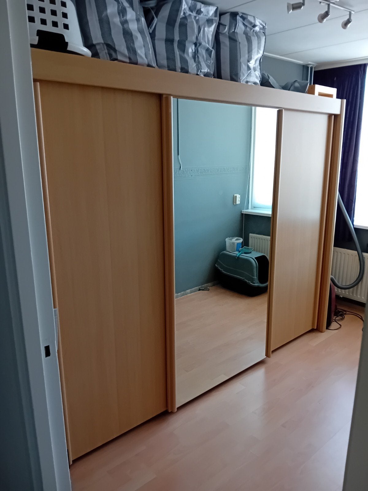 Kledingkast met schuifdeuren en spiegel, Gebruikt, 200 cm of meer, Modern, 150 tot 200 cm