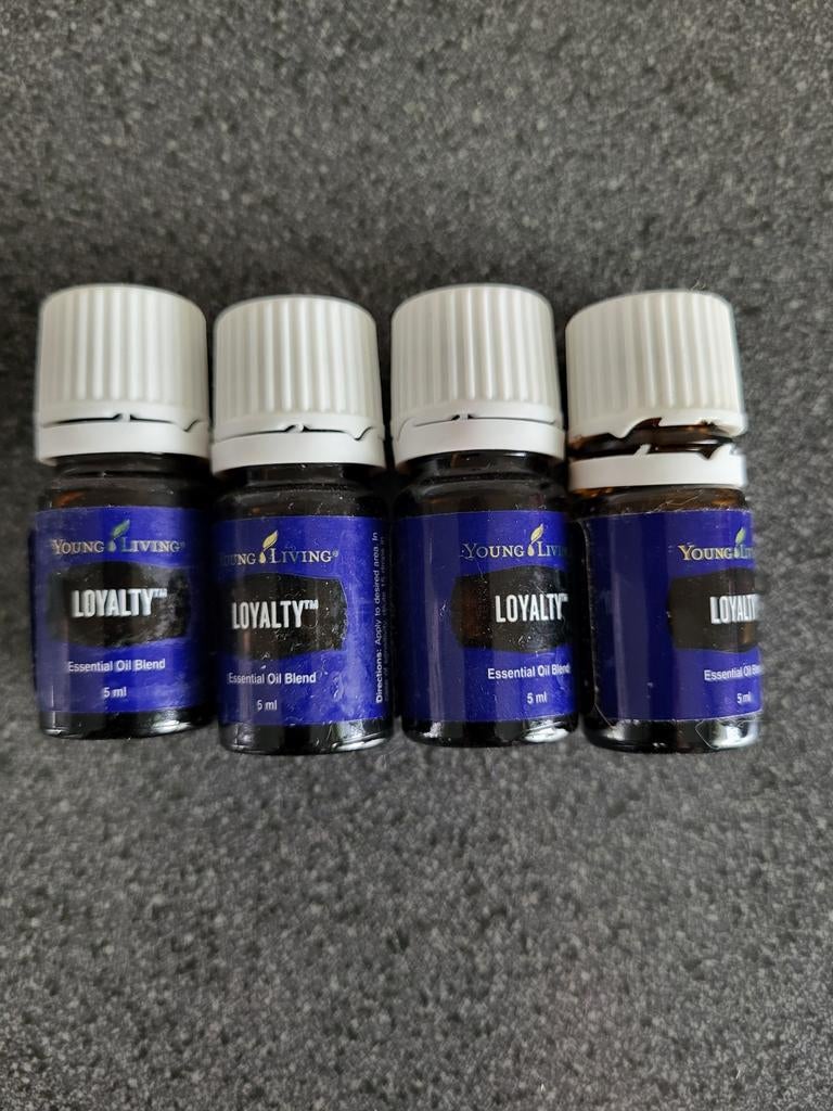 Young Living Loyalty etherische olie (4 flesjes), Ophalen of Verzenden, Zo goed als nieuw