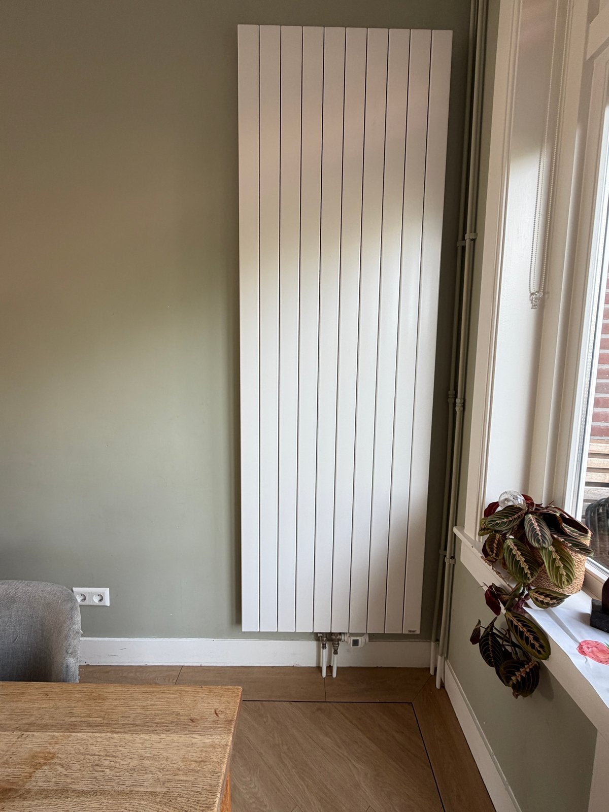 Vasco Wandradiator 2,3kW 723x2200x86mm (bxhxd), Ophalen, Radiator, Minder dan 60 cm, Zo goed als nieuw