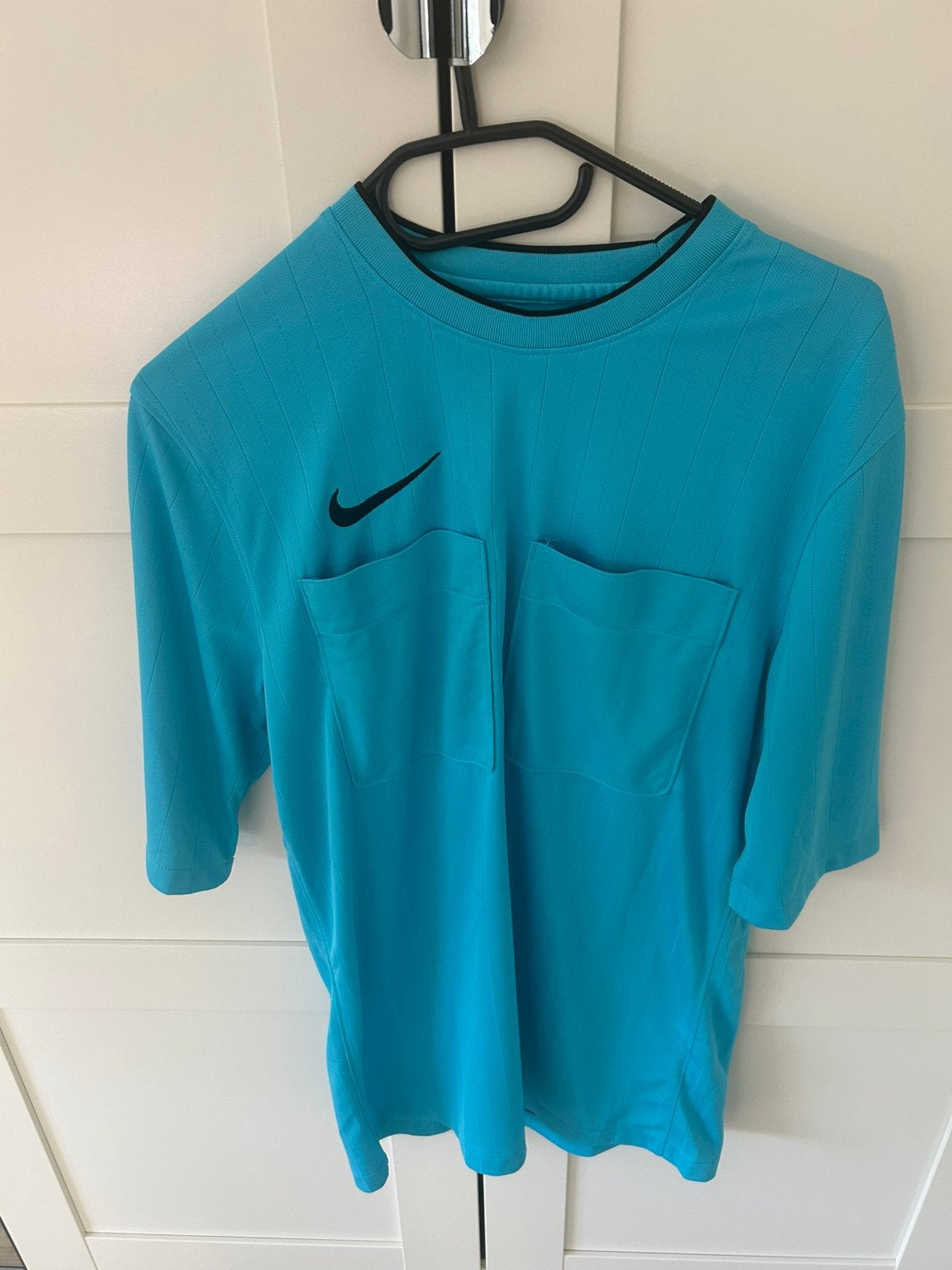 Scheidsrechter shirt en sokken, Maat 42/44 (L), Ophalen of Verzenden, Zo goed als nieuw, Korte mouw